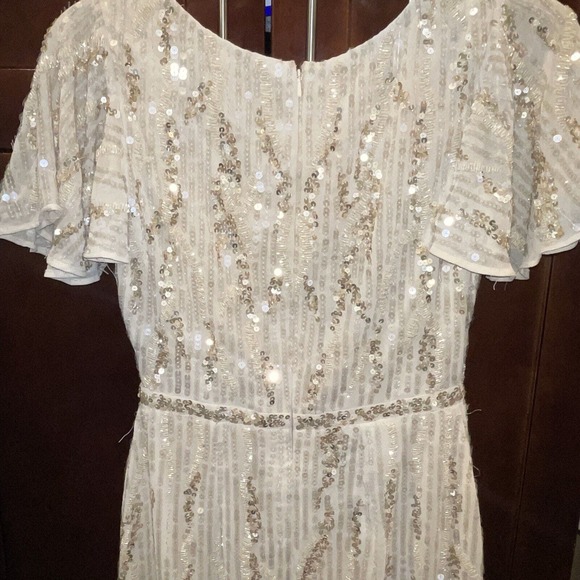 MAC DUGGAL 93591 SEQUINED V-NECK FLUTTER SLEEVE TEA LENGTH OYSTER SHEAT DRESS 4 - Picture 10 of 11